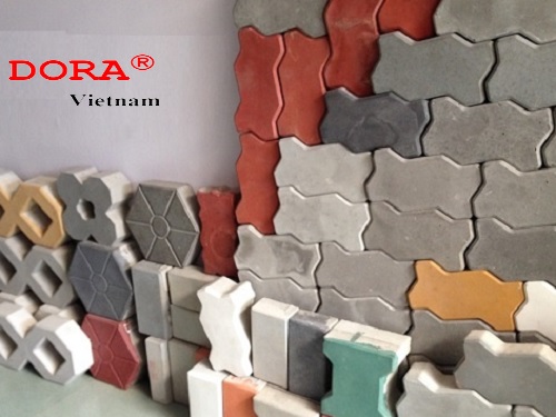 Gạch tự chèn là các loại gạch lát sân vườn, vỉa hè có các cạnh được thiết kế ăn khớp với nhau