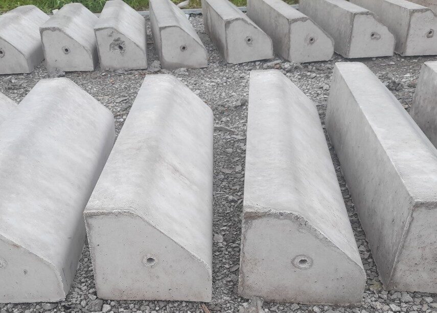 Bó vỉa 23 x 26 x 100
