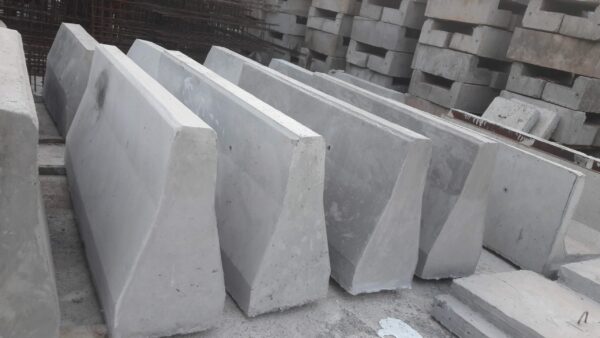 báo giá dải phân cách cố định