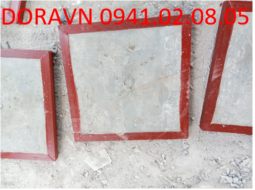 bắn nắp hố ga