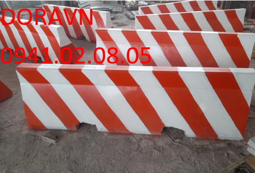 Dải phân cách cố định đúc sẵn